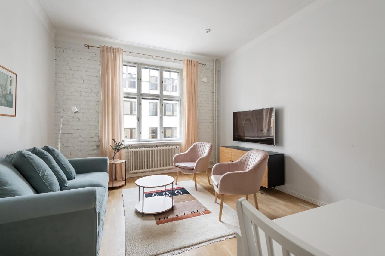 Wehost Fabulous 2Br In Prestigious Punavuori @Iso Roobertinkatu 26 Helsínquia Exterior foto